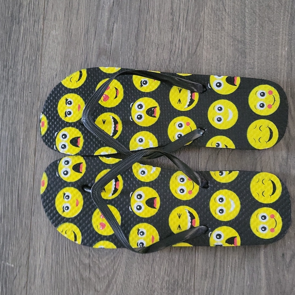 Like new Emoji flip flops